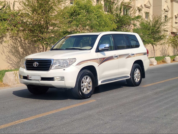 Toyota Land Cruiser GXR 2009 Automatic 251,000 Km 8 Cylinder Four Wheel Drive (4WD) SUV White