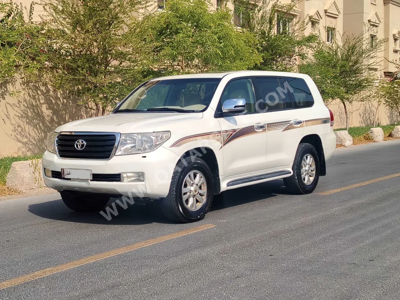 Toyota  Land Cruiser  GXR  2009  Automatic  251,000 Km  8 Cylinder  Four Wheel Drive (4WD)  SUV  White