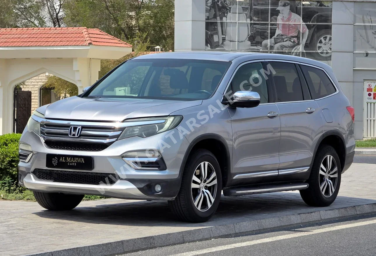 Honda Pilot 2016 Automatic 150,000 Km 6 Cylinder Four Wheel Drive (4WD) SUV Silver