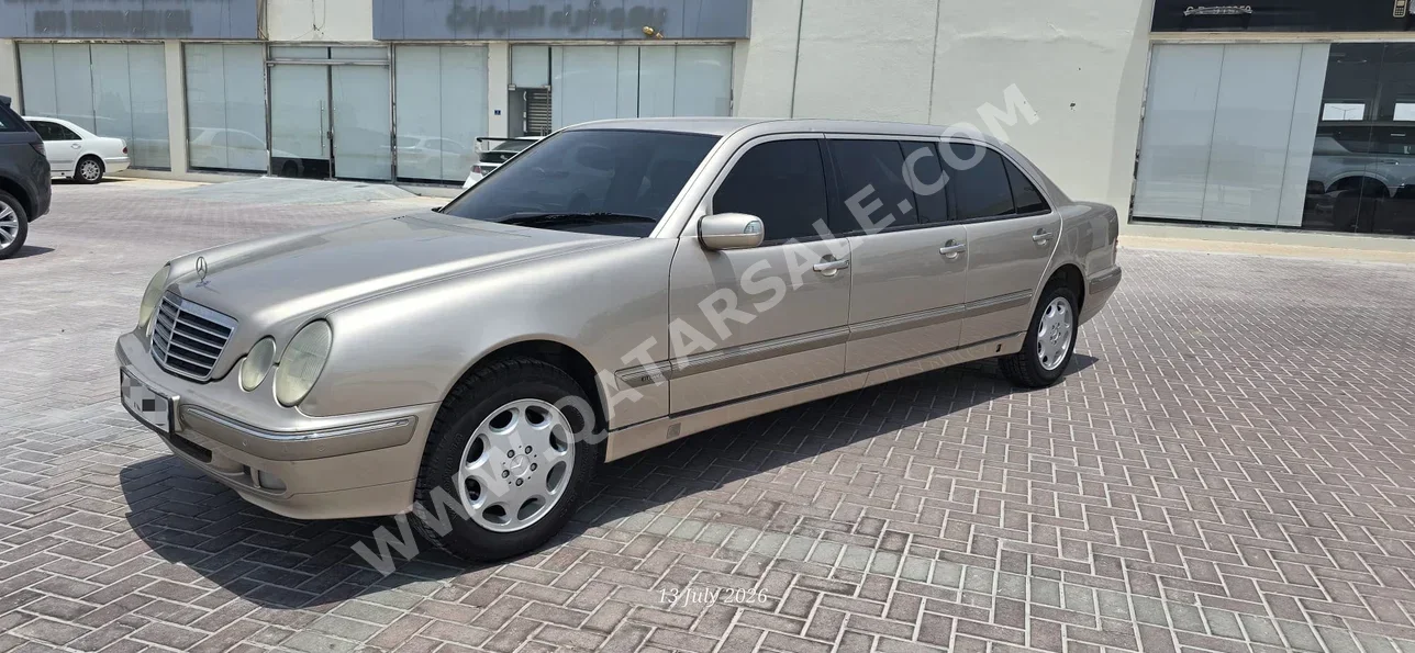 Mercedes-Benz E-Class 280 2001 Automatic 27,000 Km 6 Cylinder Rear Wheel Drive (RWD) Sedan Gold