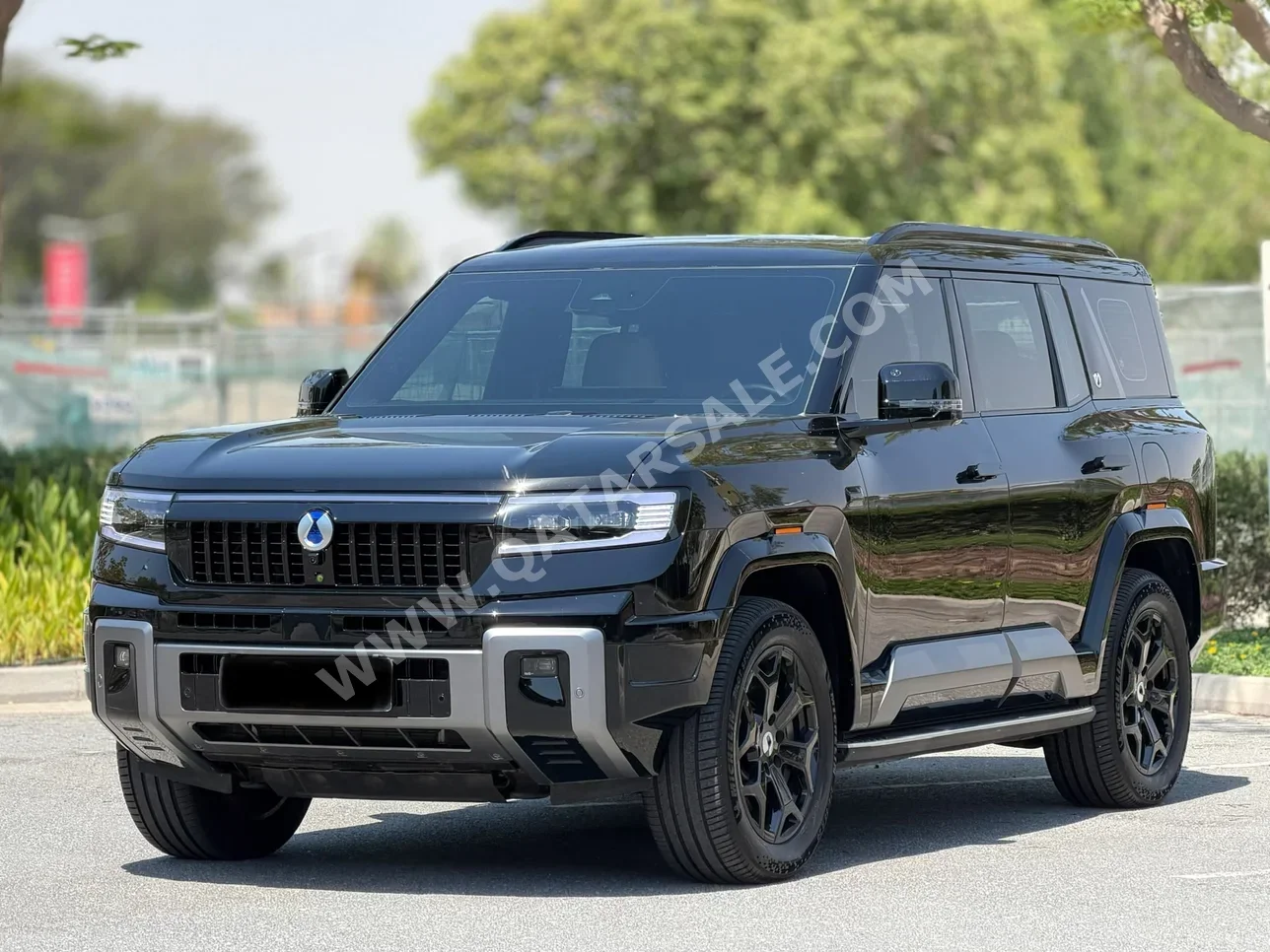 BYD Denza B8 2026 Automatic 5,000 Km 4 Cylinder Four Wheel Drive (4WD) SUV Black With Warranty