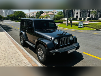 جييب رانجلار صحارى 2016 اوتوماتيك 173,000 كم 6 سلندر دفع رباعي اس يو في أخضر