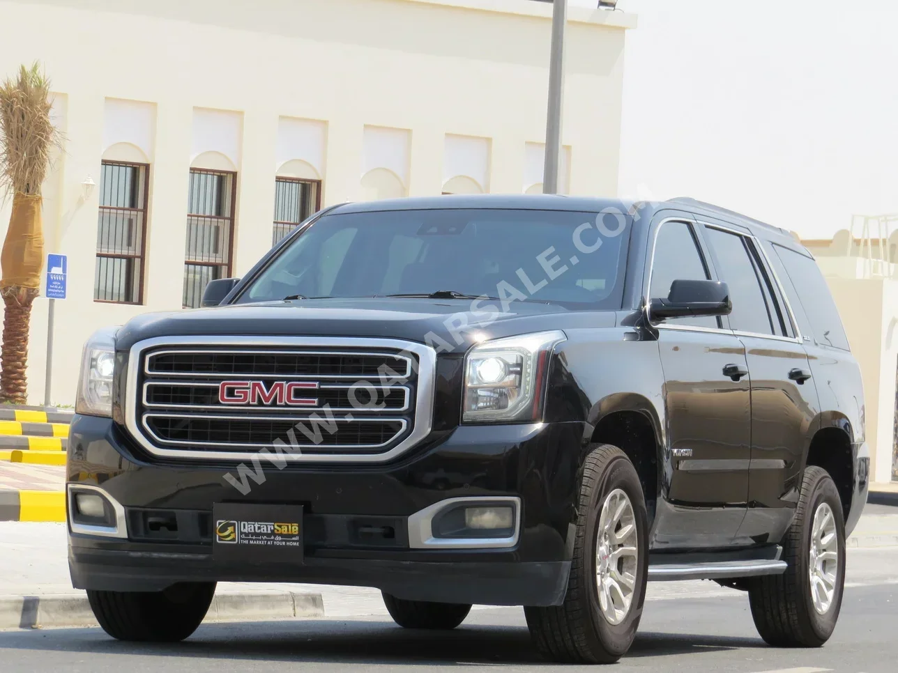 GMC Yukon SLE 2015 Automatic 315,000 Km 8 Cylinder Rear Wheel Drive (RWD) SUV Black