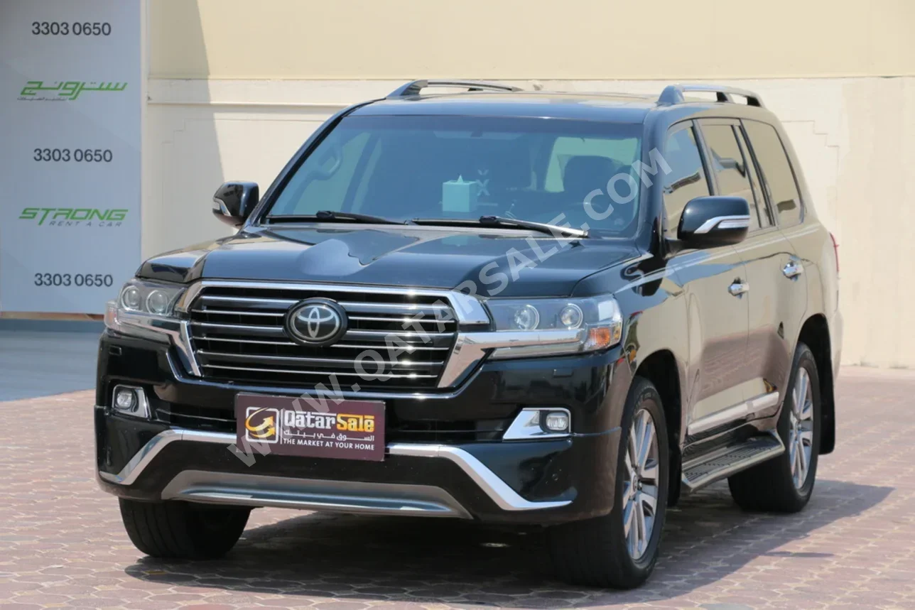 Toyota Land Cruiser GXR 2018 Automatic 195,000 Km 8 Cylinder Four Wheel Drive (4WD) SUV Black
