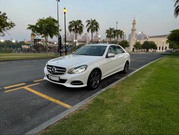 Mercedes-Benz E-Class 200 2016 Automatic 110,000 Km 4 Cylinder Front Wheel Drive (FWD) Sedan White