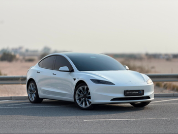 Tesla  Model 3  Long Range  2025  Automatic  9,900 Km  0 Cylinder  Rear Wheel Drive (RWD)  Sedan  White