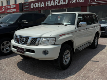 Nissan  Patrol  Safari  2017  Manual  160,000 Km  6 Cylinder  Four Wheel Drive (4WD)  SUV  White