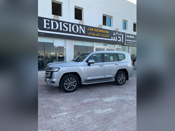 Toyota  Land Cruiser  VXR Twin Turbo  2023  Automatic  128,000 Km  6 Cylinder  Four Wheel Drive (4WD)  SUV  Silver