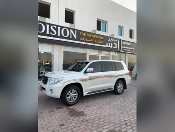 Toyota  Land Cruiser  GX  2013  Automatic  131,000 Km  6 Cylinder  Four Wheel Drive (4WD)  SUV  White