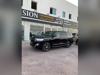 Toyota  Land Cruiser  VXR  2021  Automatic  160,000 Km  8 Cylinder  Four Wheel Drive (4WD)  SUV  Black