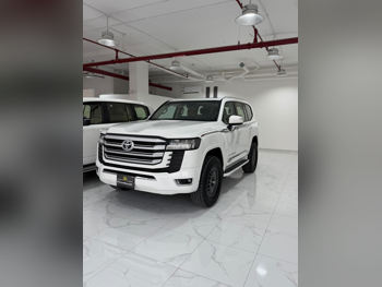 Toyota Land Cruiser GXR Twin Turbo 2024 Automatic 96,000 Km 6 Cylinder Four Wheel Drive (4WD) SUV White With Warranty