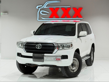 Toyota  Land Cruiser  G  2017  Automatic  220,000 Km  6 Cylinder  Four Wheel Drive (4WD)  SUV  White