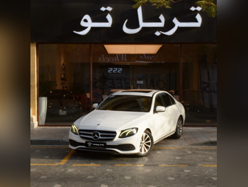 Mercedes-Benz E-Class 200 2019 Automatic 121,000 Km 4 Cylinder Rear Wheel Drive (RWD) Sedan White