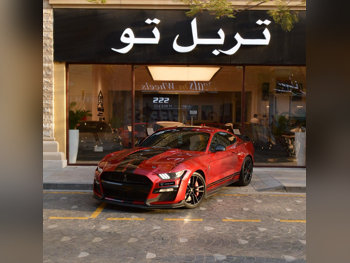 فورد  موستانغ  جي تي  2020  اوتوماتيك  40,000 كم  8 سلندر  دفع خلفي  كوبيه \ سبورت  عنابي