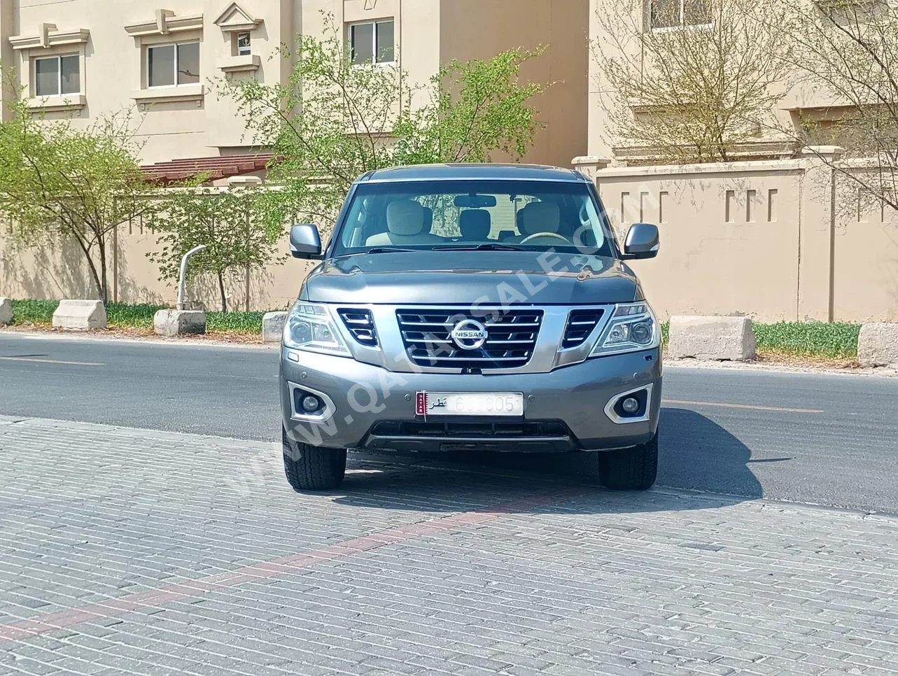 نيسان باترول اس اي 2015 اوتوماتيك 240,000 كم 8 سلندر دفع رباعي اس يو في رمادي