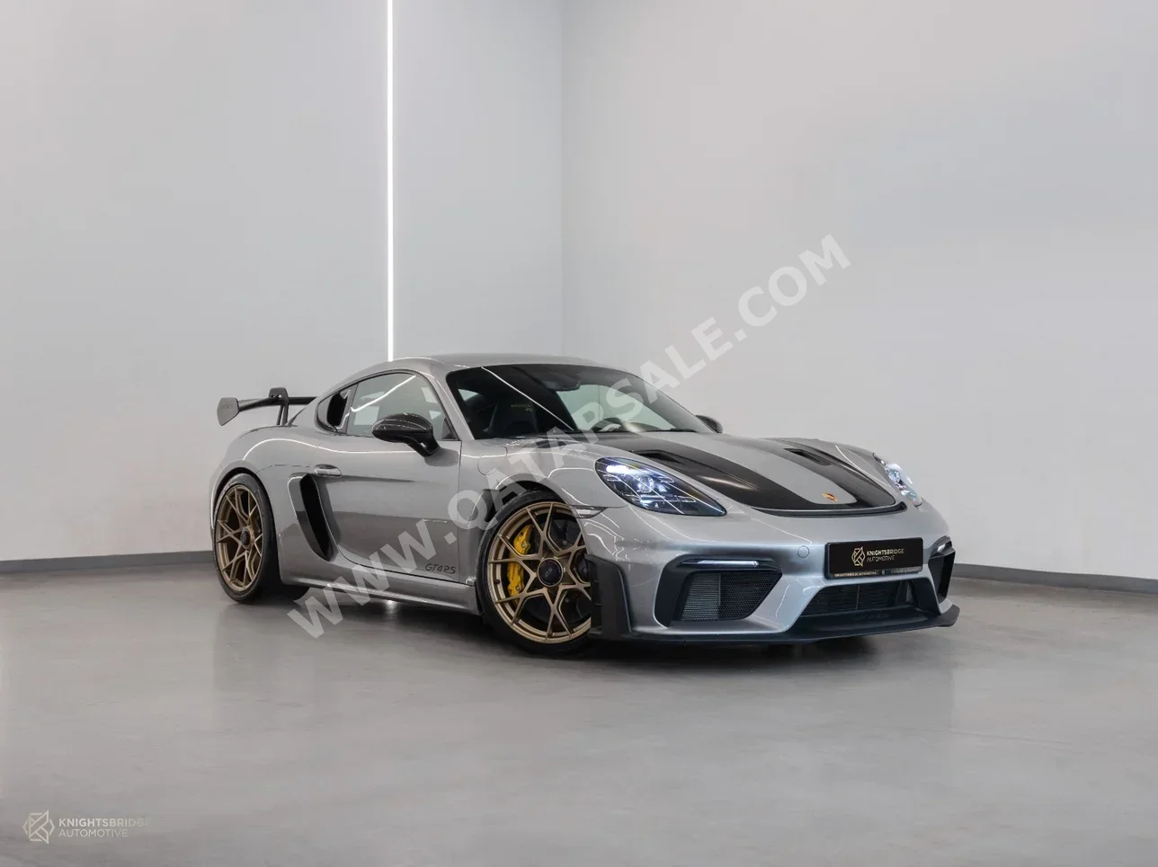 Porsche Cayman GT4 RS Weissach 2025 Automatic 4,500 Km 8 Cylinder Rear Wheel Drive (RWD) Coupe / Sport Silver With Warranty — image 1