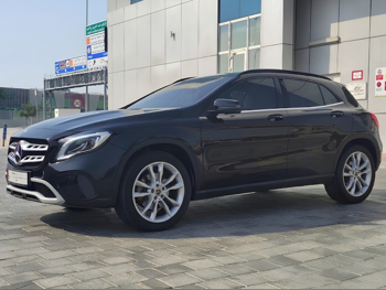 Mercedes-Benz  GLA  220  2019  Automatic  83,000 Km  4 Cylinder  Four Wheel Drive (4WD)  SUV  Black