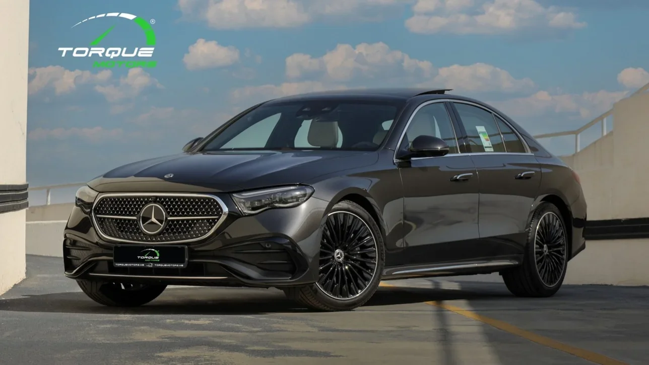 مرسيدس - بنز اي - كلاس 300 AMG 2026 اوتوماتيك 0 كم 4 سلندر دفع خلفي سيدان رمادي تحت الضمان