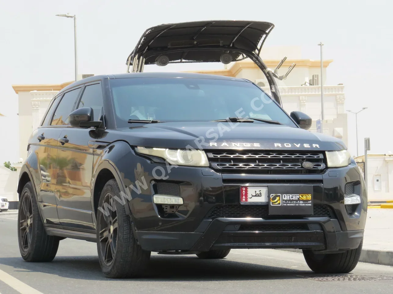 لاند روفر أيفوك 2014 اوتوماتيك 286,000 كم 4 سلندر دفع رباعي اس يو في أسود