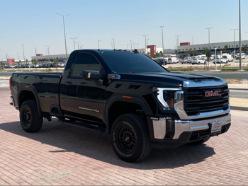 GMC Sierra 2500 HD 2025 Automatic 23,000 Km 8 Cylinder Four Wheel Drive (4WD) Pick Up Black With Warranty