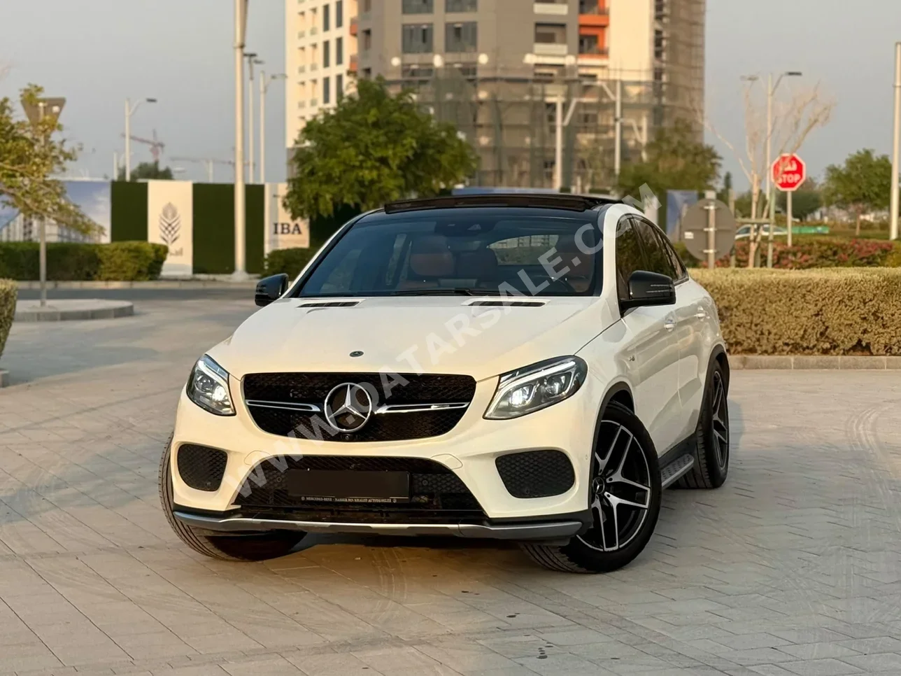 مرسيدس - بنز جي ال اي 43 AMG 2019 اوتوماتيك 103,000 كم 6 سلندر دفع رباعي اس يو في أبيض