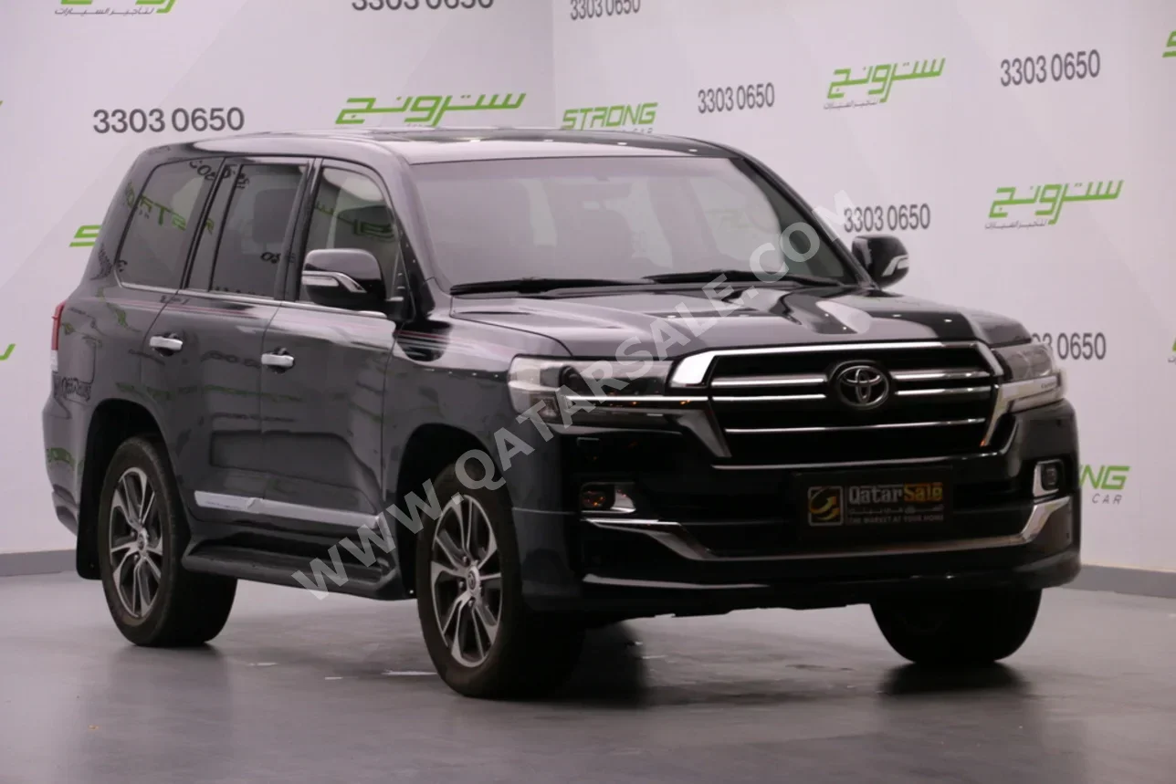 Toyota Land Cruiser GXR- Grand Touring 2020 Automatic 145,000 Km 8 Cylinder Four Wheel Drive (4WD) SUV Black