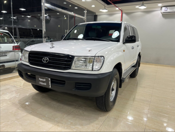 Toyota  Land Cruiser  G  1998  Automatic  453,000 Km  6 Cylinder  Four Wheel Drive (4WD)  SUV  White