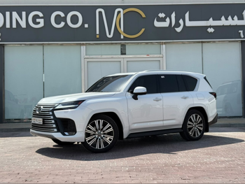 Lexus  LX  600 Luxury  2026  Automatic  5,000 Km  6 Cylinder  Four Wheel Drive (4WD)  SUV  White  With Warranty
