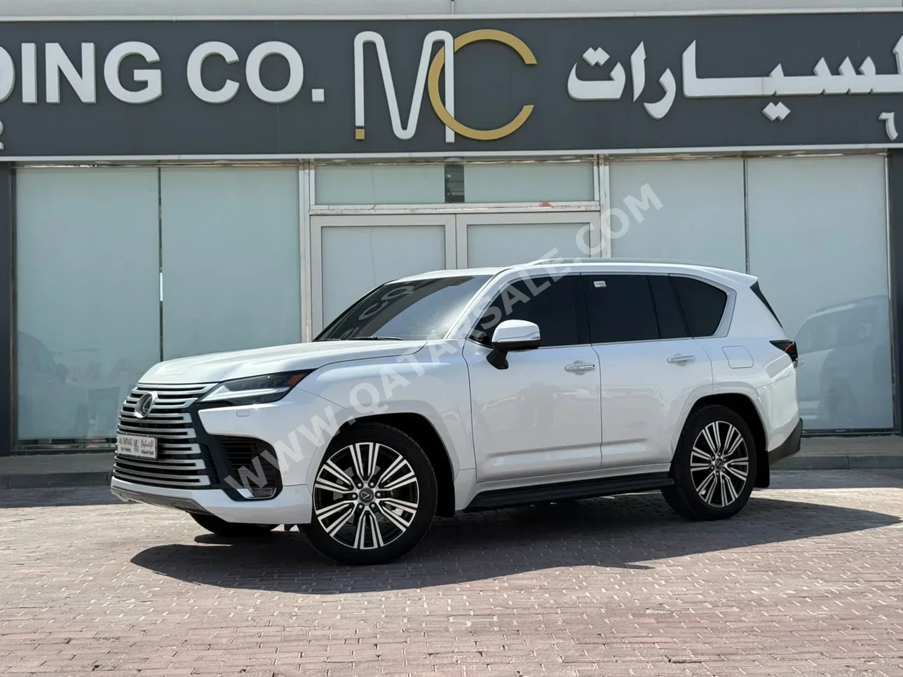 لكزس ال اكس 600 لكجري 2026 اوتوماتيك 5,000 كم 6 سلندر دفع رباعي اس يو في أبيض تحت الضمان