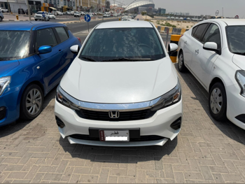 هوندا  سيتي  سيدان  أبيض  2024