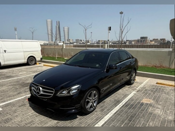 Mercedes-Benz E-Class 200 2016 Automatic 118,000 Km 4 Cylinder Rear Wheel Drive (RWD) Sedan Black