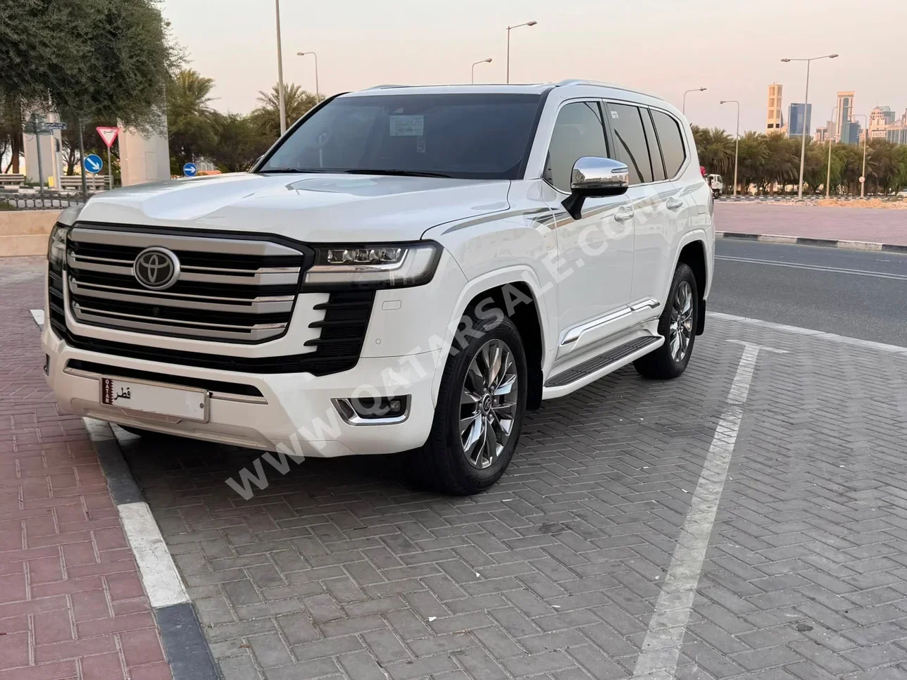 Toyota Land Cruiser VXR Twin Turbo 2024 Automatic 39,000 Km 6 Cylinder Four Wheel Drive (4WD) SUV White With Warranty