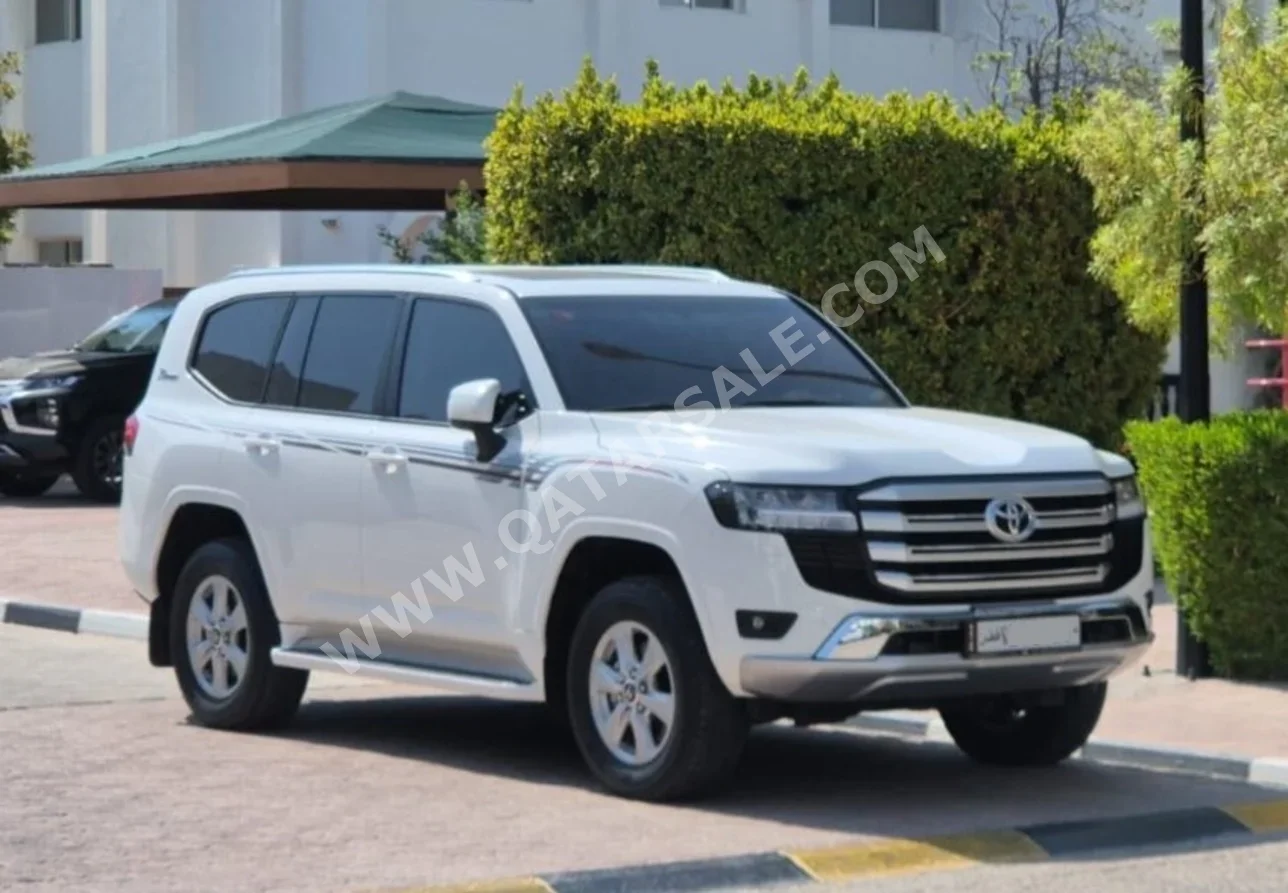 Toyota Land Cruiser GXR 2022 Automatic 39,000 Km 6 Cylinder Four Wheel Drive (4WD) SUV White