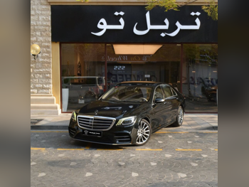 Mercedes-Benz  S-Class  560  2018  Automatic  62,400 Km  8 Cylinder  Four Wheel Drive (4WD)  Sedan  Black