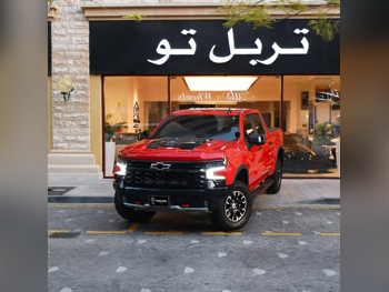 شفروليه سلفرادو زد ار 2 2022 اوتوماتيك 83,890 كم 8 سلندر دفع رباعي بيكب أحمر