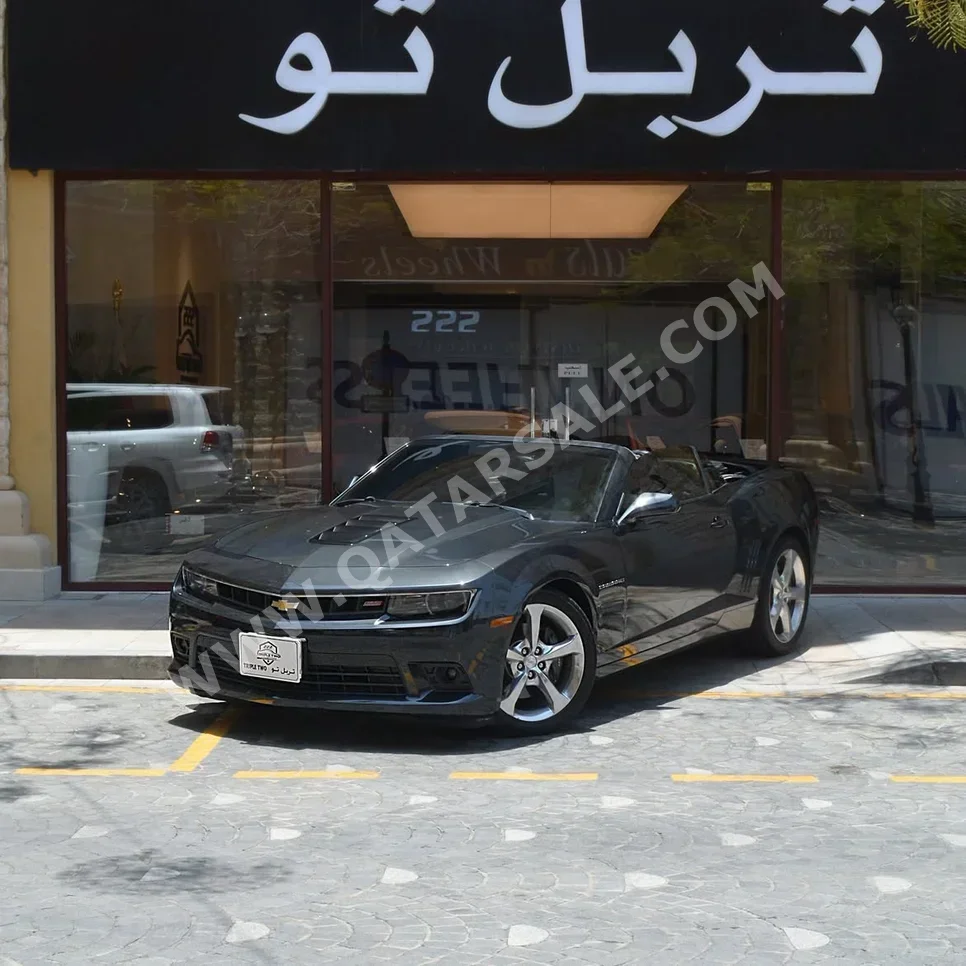 شفروليه كمارو اس اس 2014 اوتوماتيك 62,280 كم 8 سلندر دفع خلفي كشف رمادي