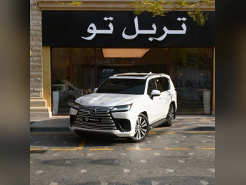 لكزس ال اكس 600 لكجري 2026 اوتوماتيك 20,200 كم 6 سلندر دفع رباعي اس يو في أبيض تحت الضمان