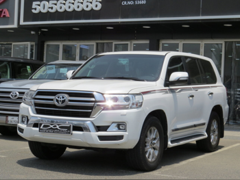 Toyota  Land Cruiser  GXR  2020  Automatic  245,000 Km  8 Cylinder  Four Wheel Drive (4WD)  SUV  White