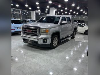 GMC Sierra SLE 2014 Automatic 294,000 Km 8 Cylinder Four Wheel Drive (4WD) Pick Up Silver