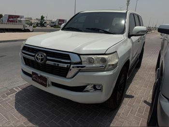 Toyota  Land Cruiser  VXR  2009  Automatic  345,000 Km  8 Cylinder  Four Wheel Drive (4WD)  SUV  White