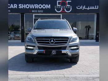 مرسيدس - بنز ام ال 350 2014 اوتوماتيك 190,000 كم 6 سلندر دفع رباعي اس يو في فضي