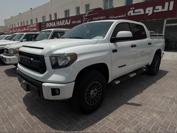 Toyota  Tundra  2015  Automatic  117,000 Km  8 Cylinder  Four Wheel Drive (4WD)  Pick Up  White
