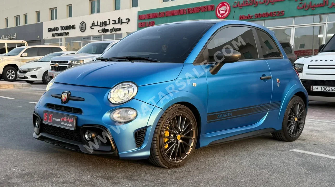 فيات 595 ابارث 2022 اوتوماتيك 64,000 كم 4 سلندر سحب امامي هاتشباك ازرق