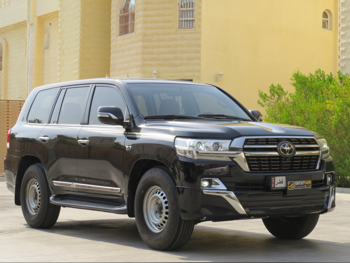 Toyota Land Cruiser VXR 2021 Automatic 125,000 Km 8 Cylinder Four Wheel Drive (4WD) SUV Black