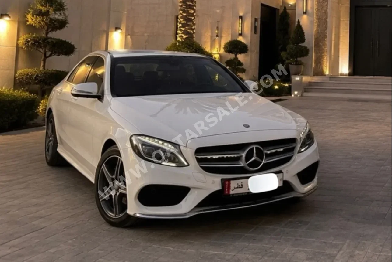 Mercedes-Benz C-Class 200 2016 Automatic 54,000 Km 4 Cylinder Rear Wheel Drive (RWD) Sedan White