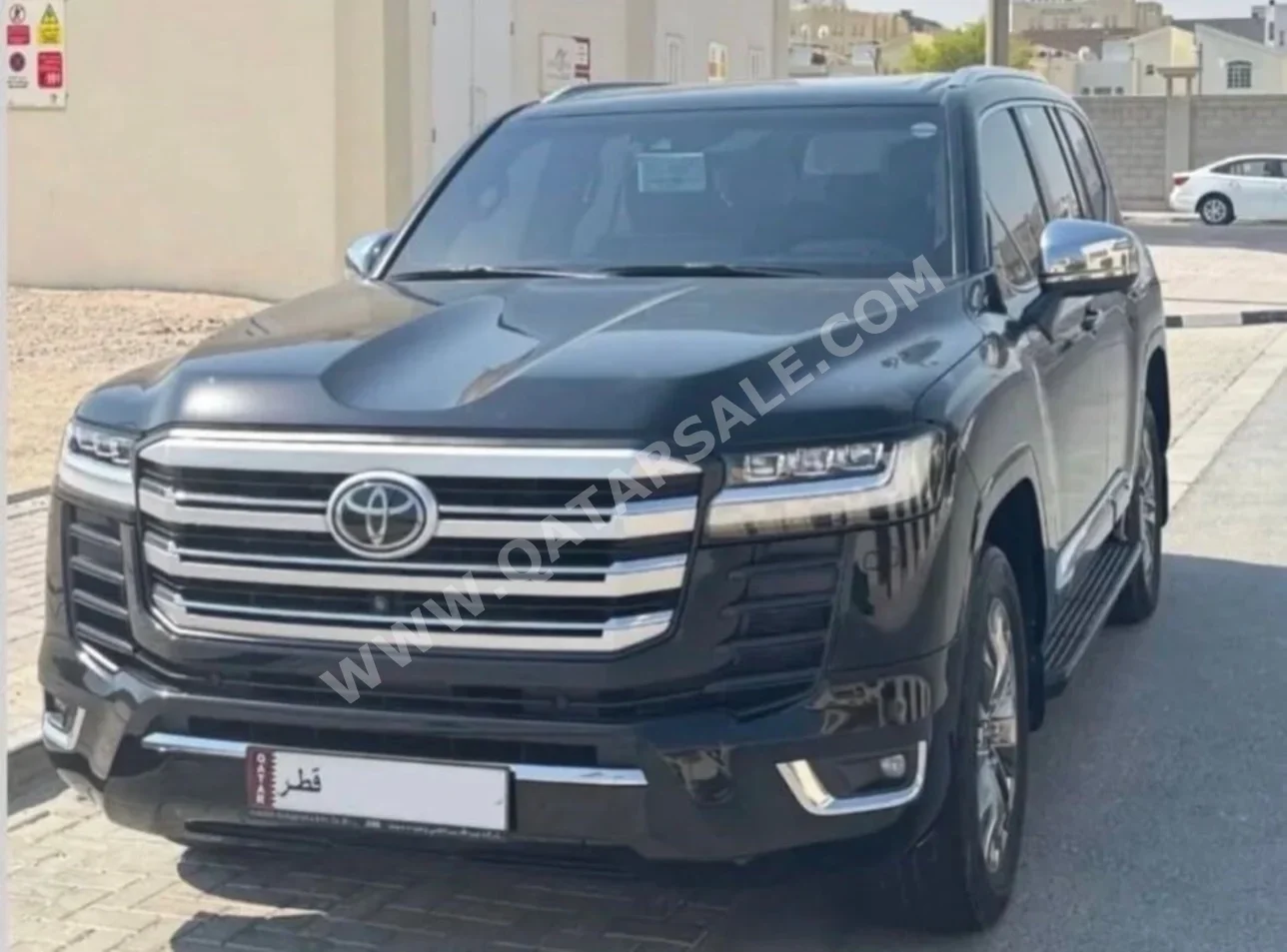 Toyota Land Cruiser VXR 2023 Automatic 94,200 Km 8 Cylinder Four Wheel Drive (4WD) SUV Black