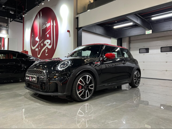 Mini Cooper 2022 Automatic 110,000 Km 4 Cylinder Front Wheel Drive (FWD) Hatchback Black