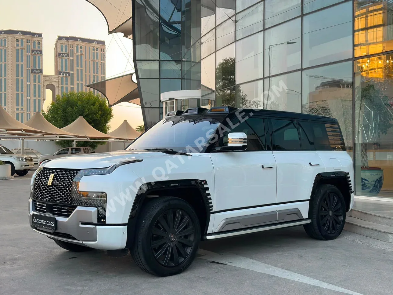 بي واي دي يانغوانغ يو8 2026 اوتوماتيك 20,000 كم 4 سلندر دفع رباعي اس يو في أبيض تحت الضمان