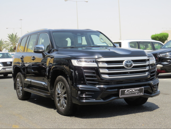 Toyota  Land Cruiser  VXR Twin Turbo  2025  Automatic  39,000 Km  6 Cylinder  Four Wheel Drive (4WD)  SUV  Black  With Warranty