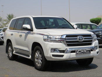 Toyota  Land Cruiser  GXR  2020  Automatic  245,000 Km  8 Cylinder  Four Wheel Drive (4WD)  SUV  White